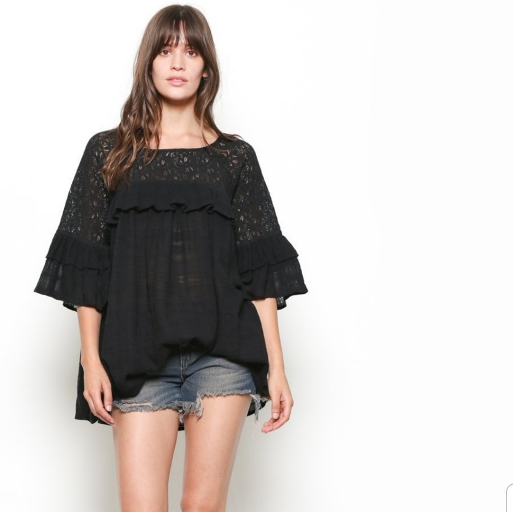 🎉HP🎉 Womens Lace Yolk Top